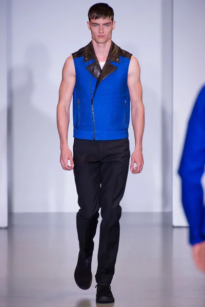 Look 12